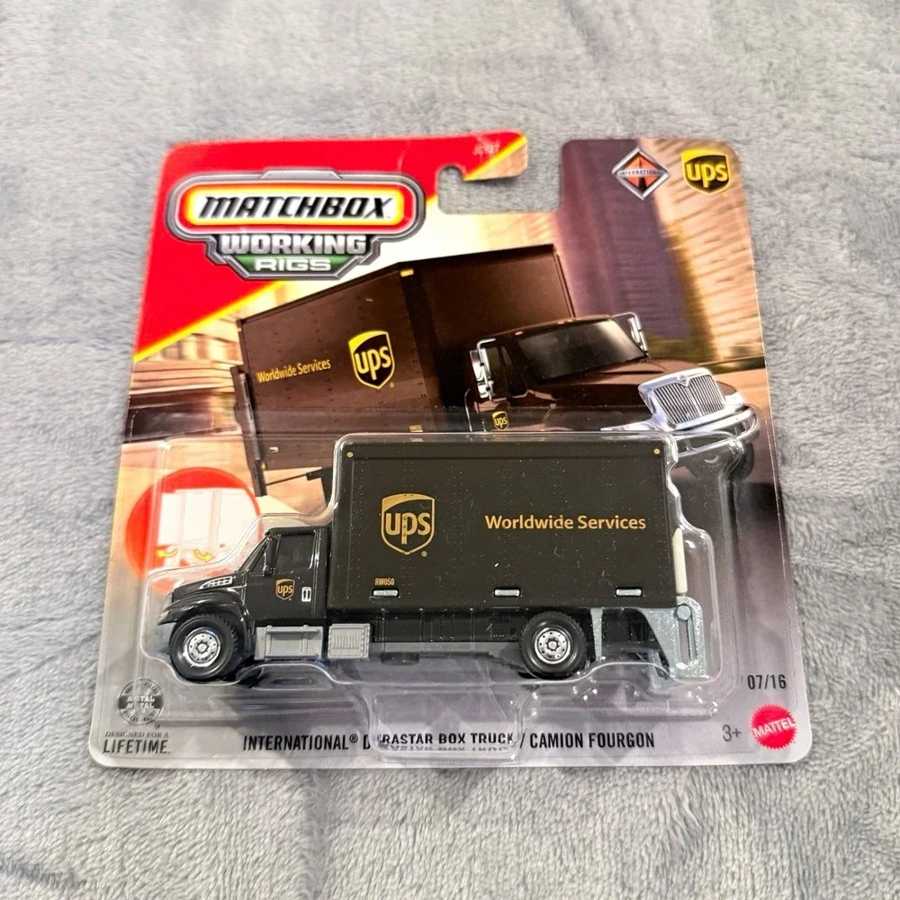 Matchbox Working Rigs UPS International Durastar Box Truck Lot of 2 07/16 Brown